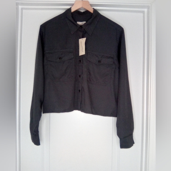 Universal Thread Women's Sz.M 100% Lyocell Cropped Long Sleeve Button Up Shirt - Picture 4 of 9